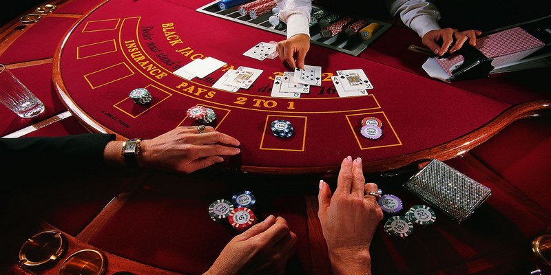 Cách chơi Baccarat chi tiết từ A - Z cho newbie mới nhập môn 3 Bạn cần áp dụng các chiến thuật chơi Baccarat từ cao thủ để dễ ăn thưởng